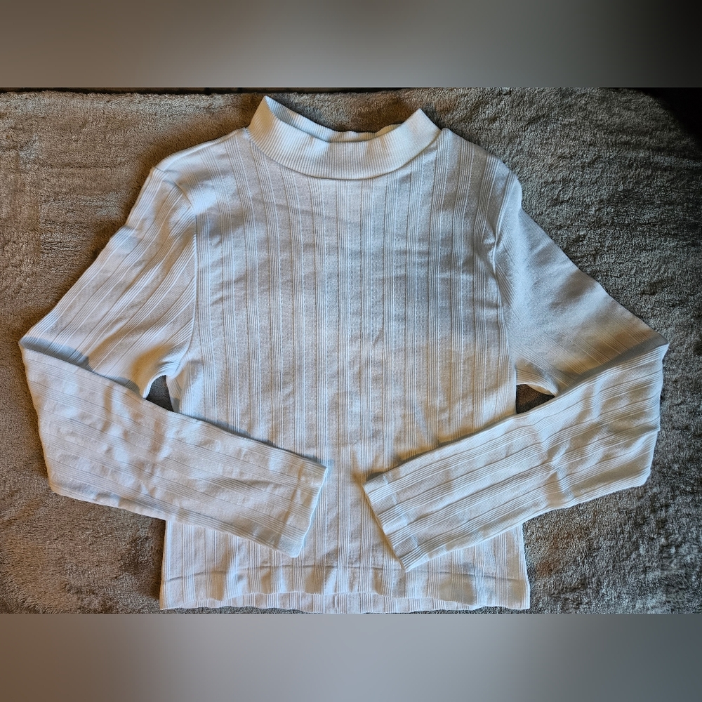 Urban Rebel White Long Sleeve Short Shirt Mockneck Size S/M